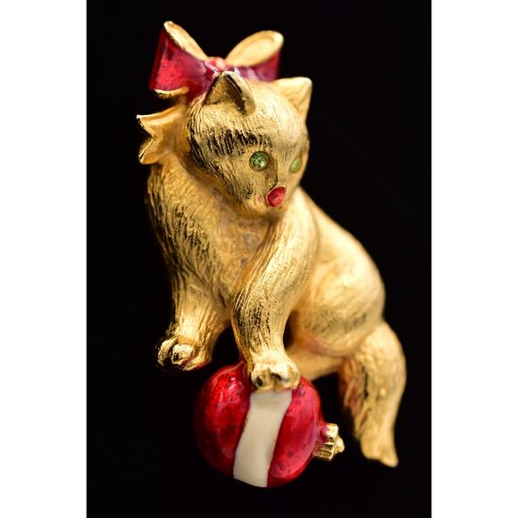 Vero Vintage Christmas Kitten Pin Brooch Cat Brushed Gold Red Bow Signed BinBP - Picture 2 of 12